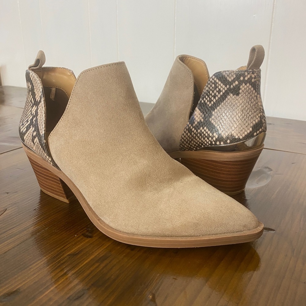 Express Womens Tan Faux Suede Snakeskin Ankle Pointed Toe Block Heel 8 SKU B6